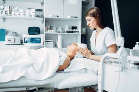 Anwendung und Nebenwirkungen von Telomerase-Aktivatoren in der Anti-Aging Medizin