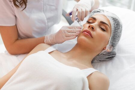 Wie funktioniert Mesotherapie? Wissenschaftliche Grundlagen für die Hautverjüngung