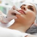 Lidstraffung in Kombination mit anderen ästhetischen Eingriffen (z.B. Facelift, Faltenbehandlung)