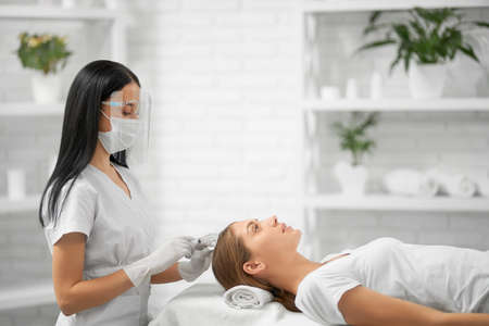Die Entwicklung der Facelift-Techniken in Deutschland: Von traditionellen Methoden bis zur modernen Mini-Facelift