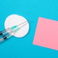 Umgang mit unrealistischen Schönheitsidealen: Kommunikation über Machbarkeit und Grenzen ästhetischer Eingriffe