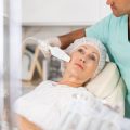 Fettabsaugung (Liposuktion) in Deutschland: Ein umfassender Leitfaden für Patienten