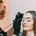 Qualifikationen und Auswahl eines geeigneten Facharztes für Fettabsaugung in Deutschland