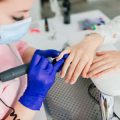 Psychologische Indikationen und Kontraindikationen in der Intimästhetik: Herausforderungen für Berater:innen