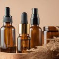 Aknebehandlung in der professionellen Kosmetik: Methoden, Wirkstoffe und Prävention