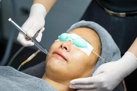 Kombinationstherapien: PRP gemeinsam mit Laser oder Hyaluronsäure in der Intimästhetik
