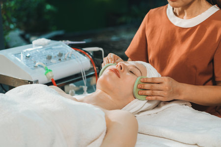 Trends und Innovationen beim chemischen Peeling: Von klassischen Verfahren zu modernen Lösungen