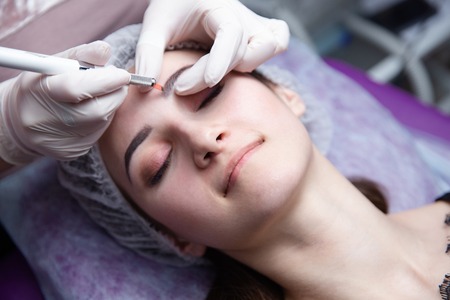 Medizinische Risiken bei ästhetischen Eingriffen: Mögliche Komplikationen und deren rechtliche Relevanz